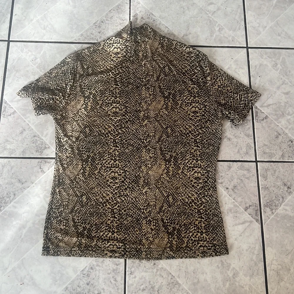 Turtle neck, shortsleeved printed shirt - Picture 2 of 3